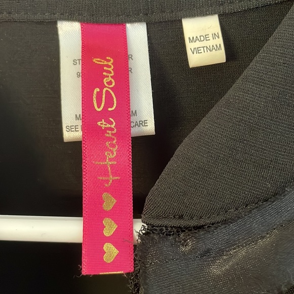 Black deep vneck dressy tie top Heart Soul Medium - Picture 3 of 4